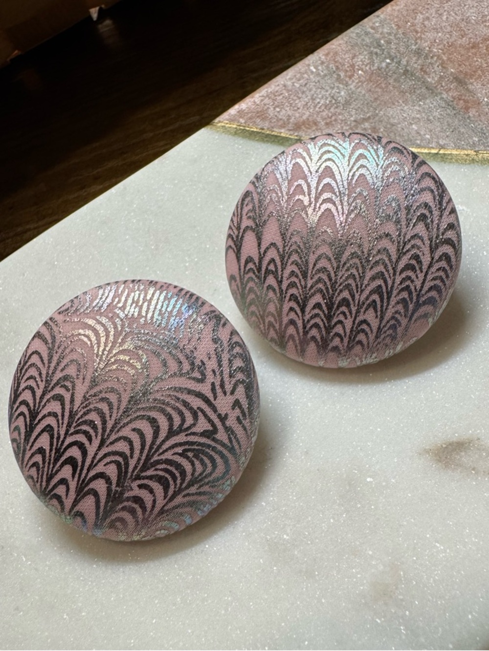 Vintage Pink & Silver Marbled Button Earrings – Retro Statement Studs - Picture 3 of 6